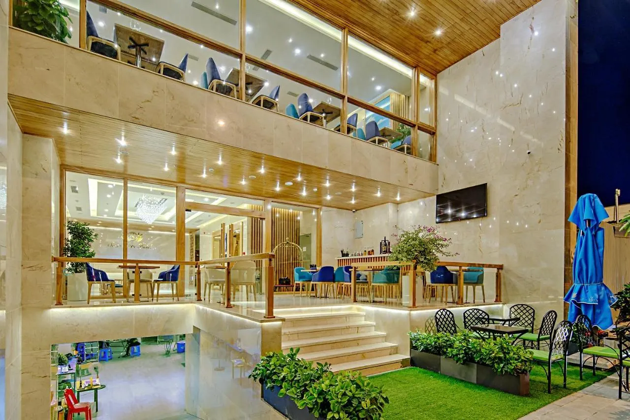 Seashore Hotel & Apartment Da Nang 4*,  Vietnam