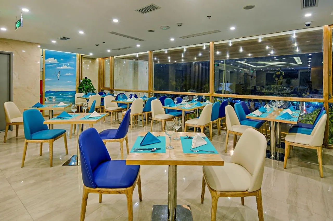 Seashore Hotel & Apartment Da Nang 4*,